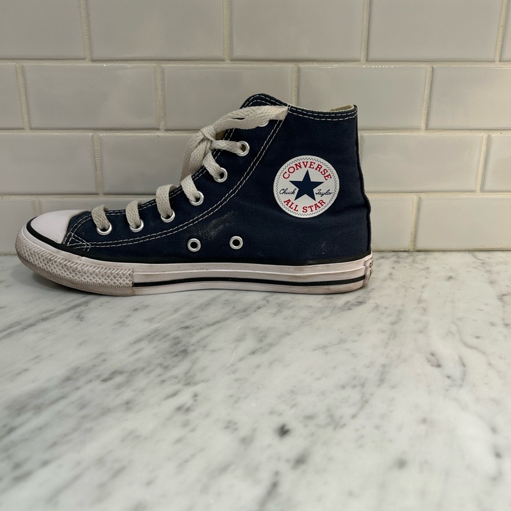 Converse Youth High-Tops in Navy and Cream